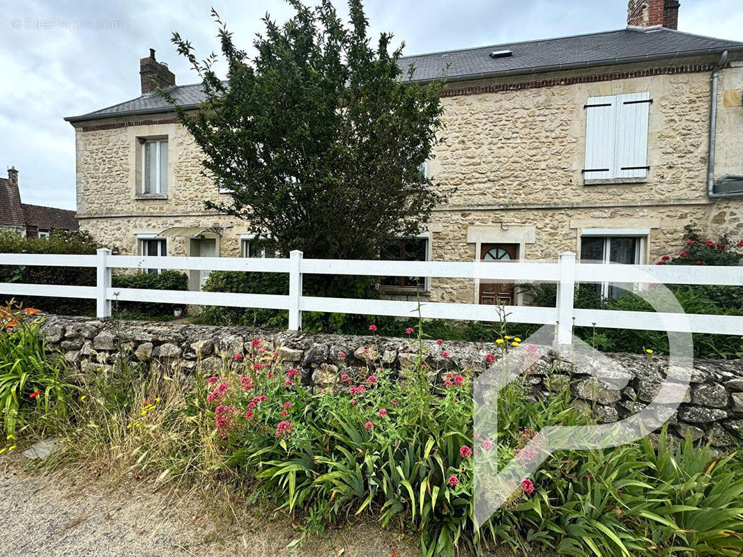 Maison à CREPY-EN-VALOIS