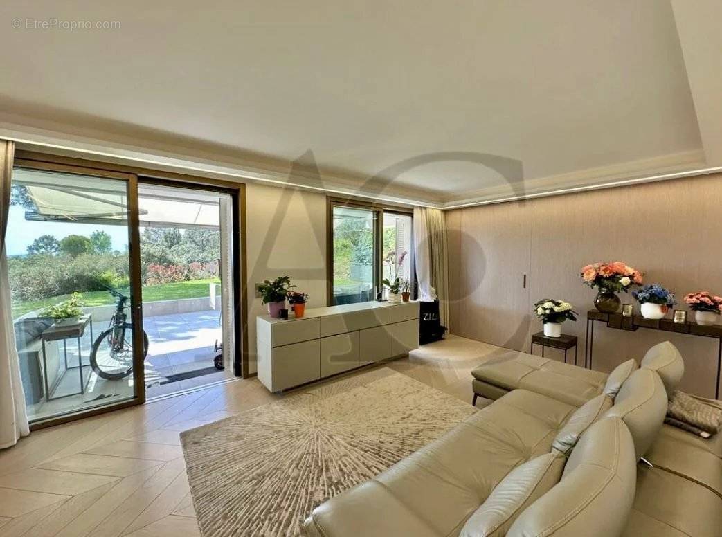 Appartement à VILLENEUVE-LOUBET