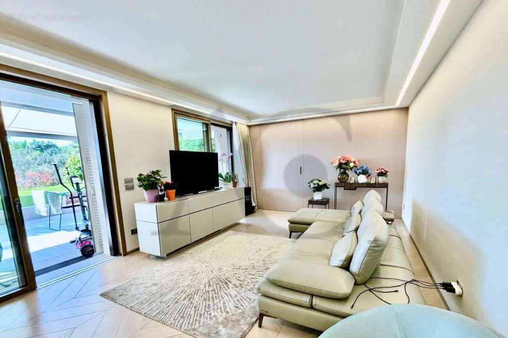 Appartement à VILLENEUVE-LOUBET