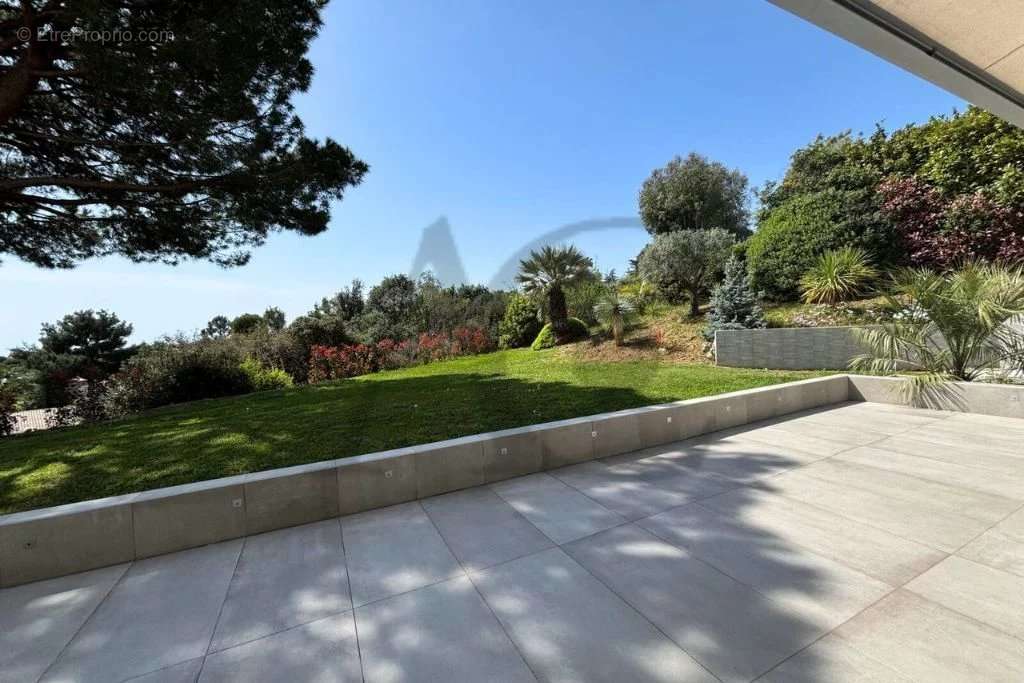 Appartement à VILLENEUVE-LOUBET