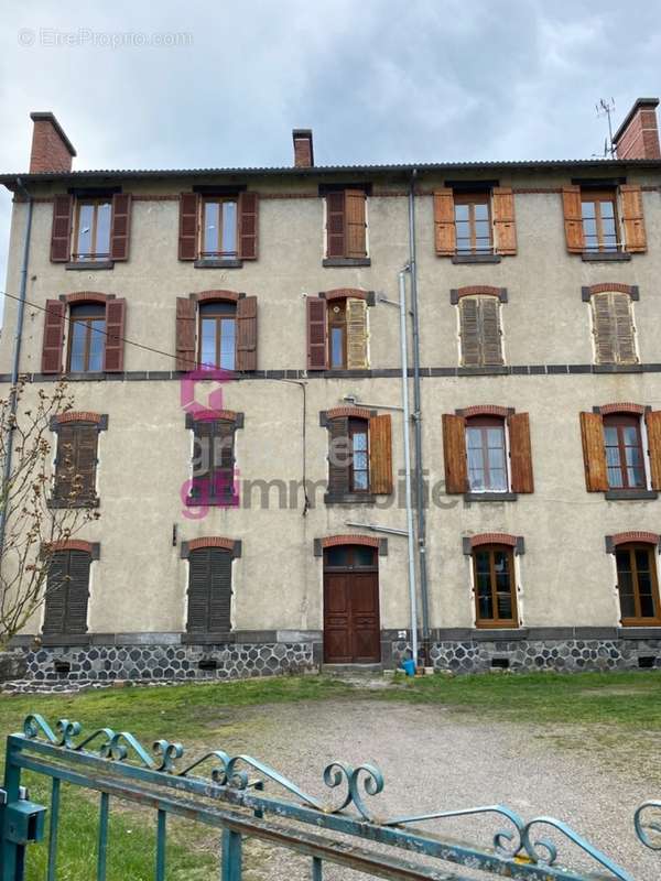 Appartement à MAZEYRAT-D&#039;ALLIER