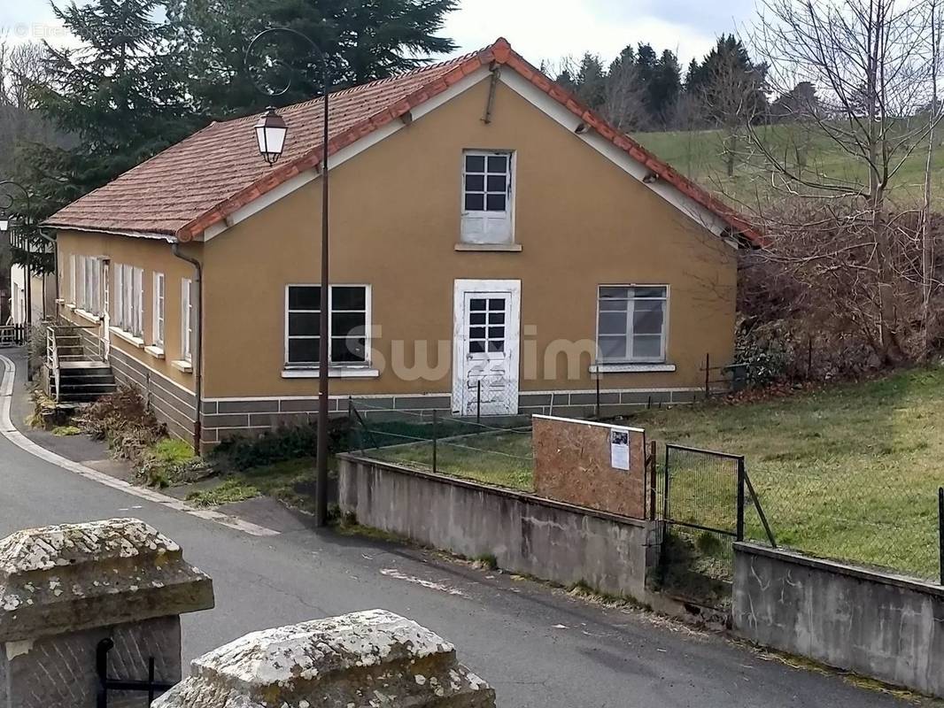 Maison à VEDRINES-SAINT-LOUP