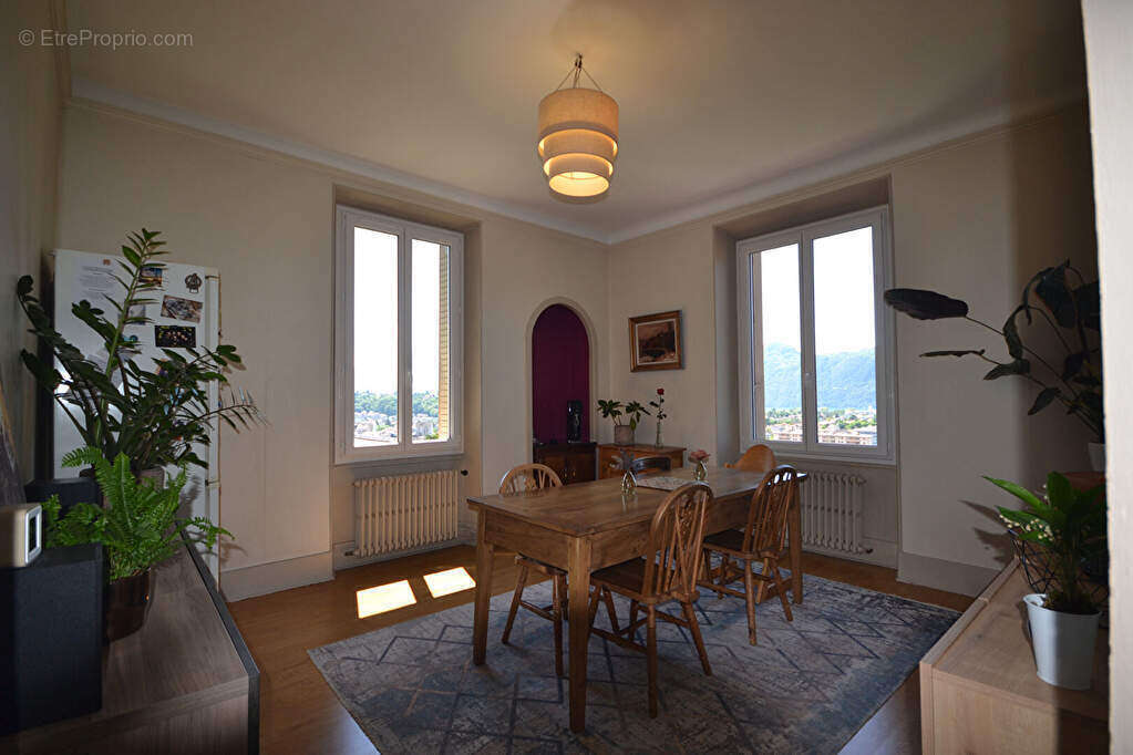 Appartement à AIX-LES-BAINS