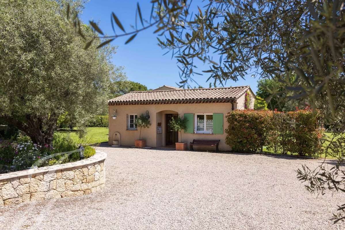 Maison à TOURRETTES-SUR-LOUP