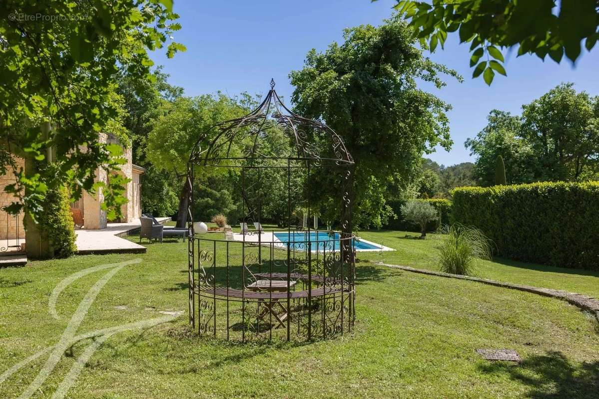 Maison à TOURRETTES-SUR-LOUP