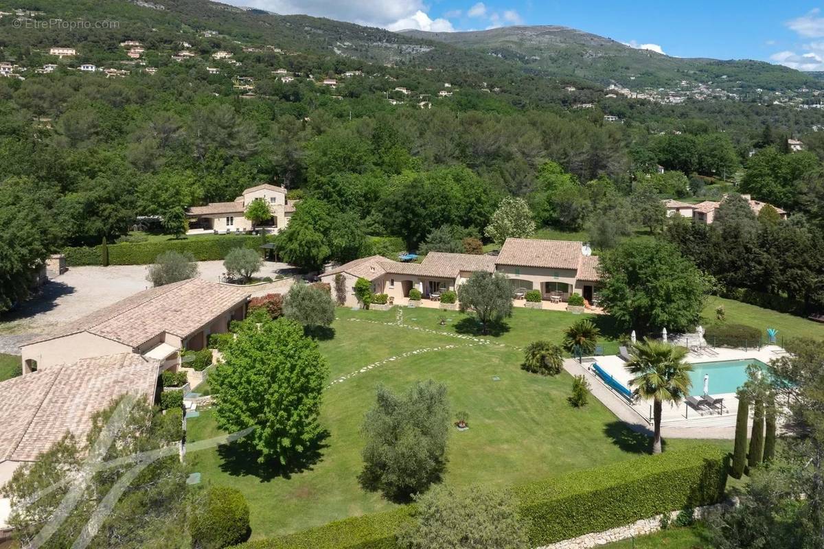 Maison à TOURRETTES-SUR-LOUP