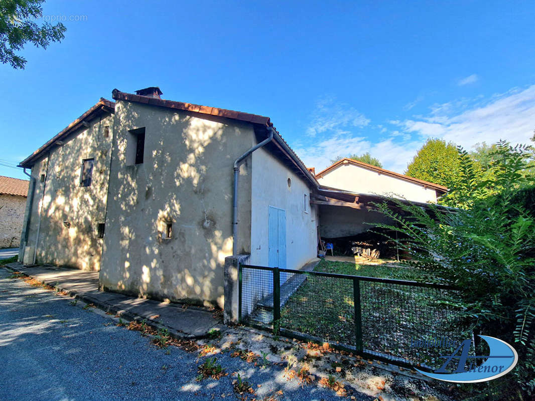 Maison à MENSIGNAC