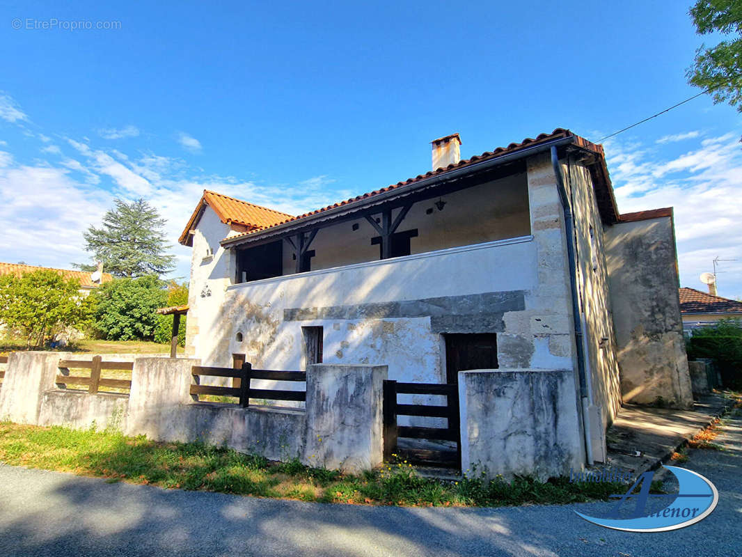 Maison à MENSIGNAC