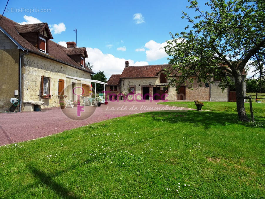 Maison à LE MELE-SUR-SARTHE