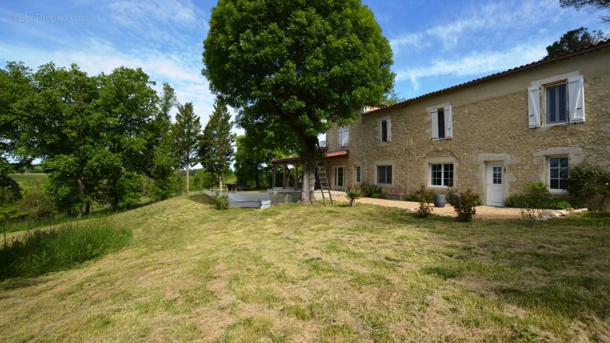 Devant maison - house front 4 - Maison à CASTELNAU-D&#039;AUZAN