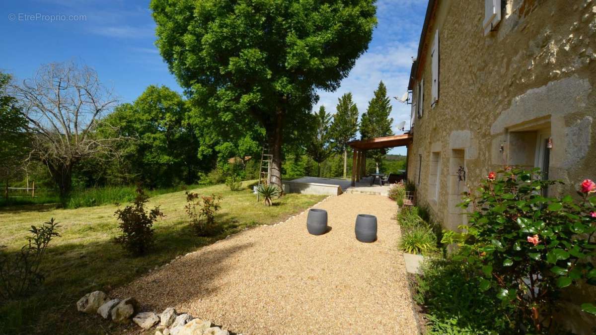 Devant maison - house front 5 - Maison à CASTELNAU-D&#039;AUZAN