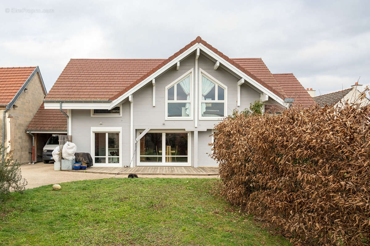 Maison à ARC-SUR-TILLE