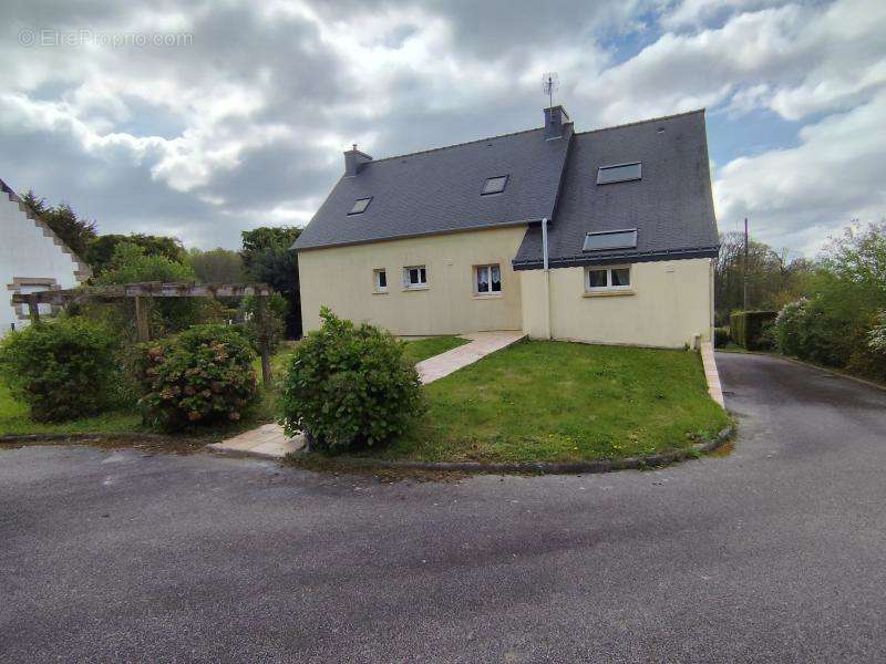 Maison à MUR-DE-BRETAGNE