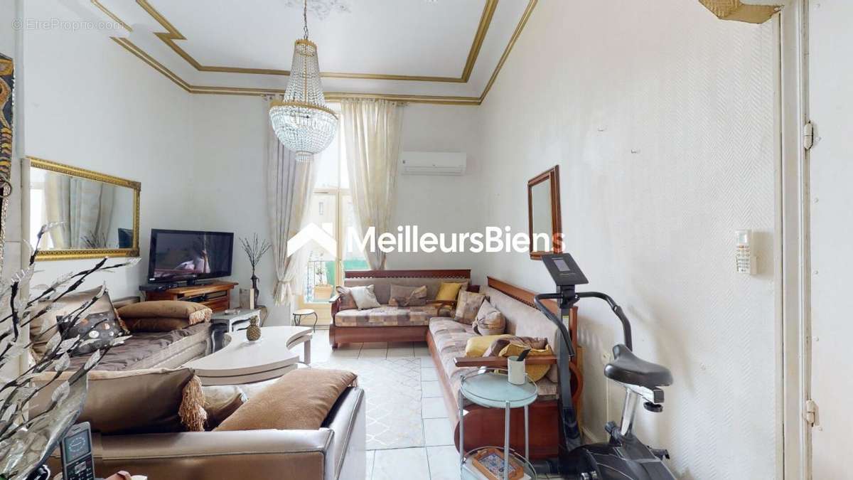 Appartement à MARSEILLE-1E