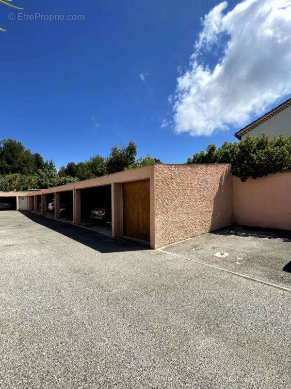 Appartement à SIX-FOURS-LES-PLAGES