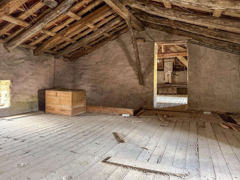 Maison à SAINT-FRONT-SUR-LEMANCE