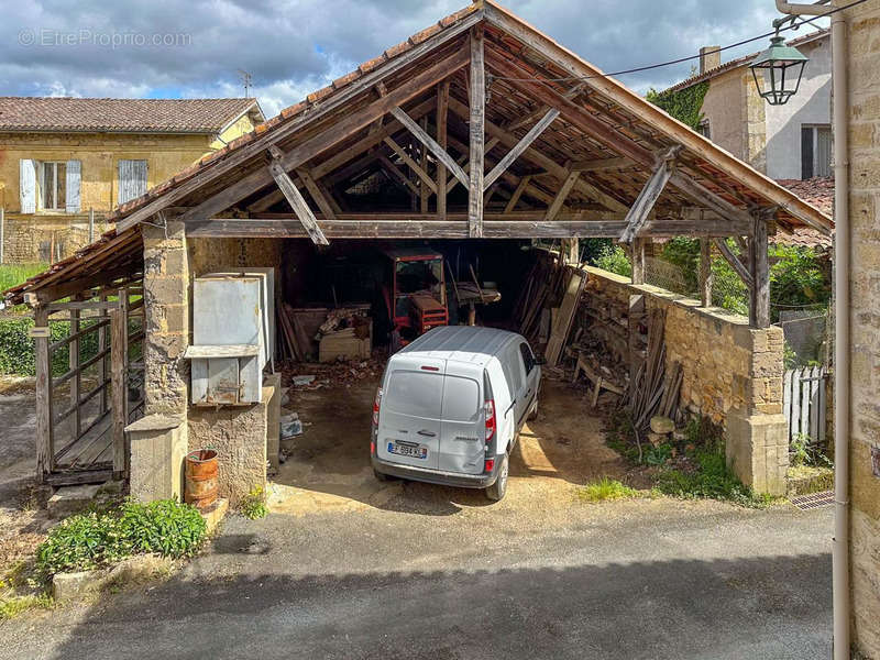 Maison à SAINT-FRONT-SUR-LEMANCE