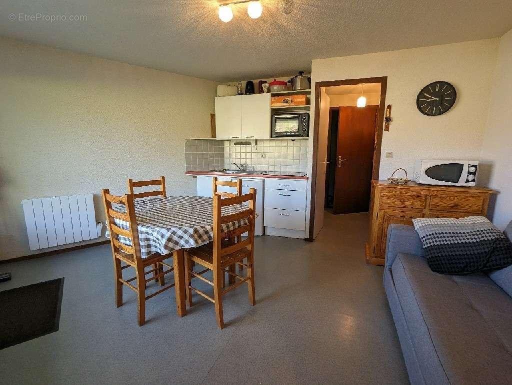 Appartement à MORILLON