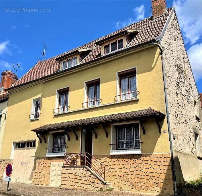 Maison à MONTMIRAIL