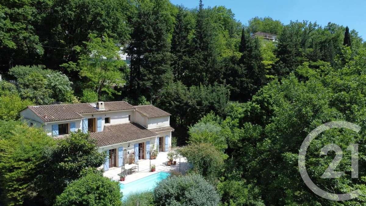 Maison à TOURRETTES-SUR-LOUP