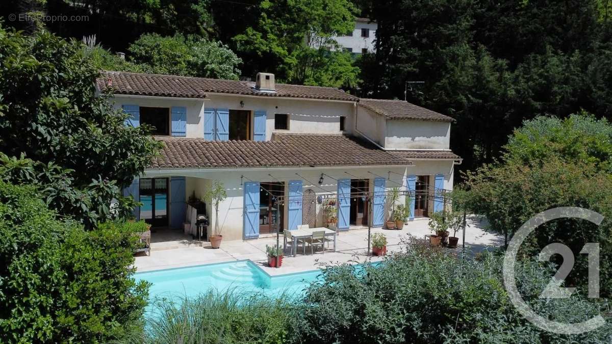 Maison à TOURRETTES-SUR-LOUP