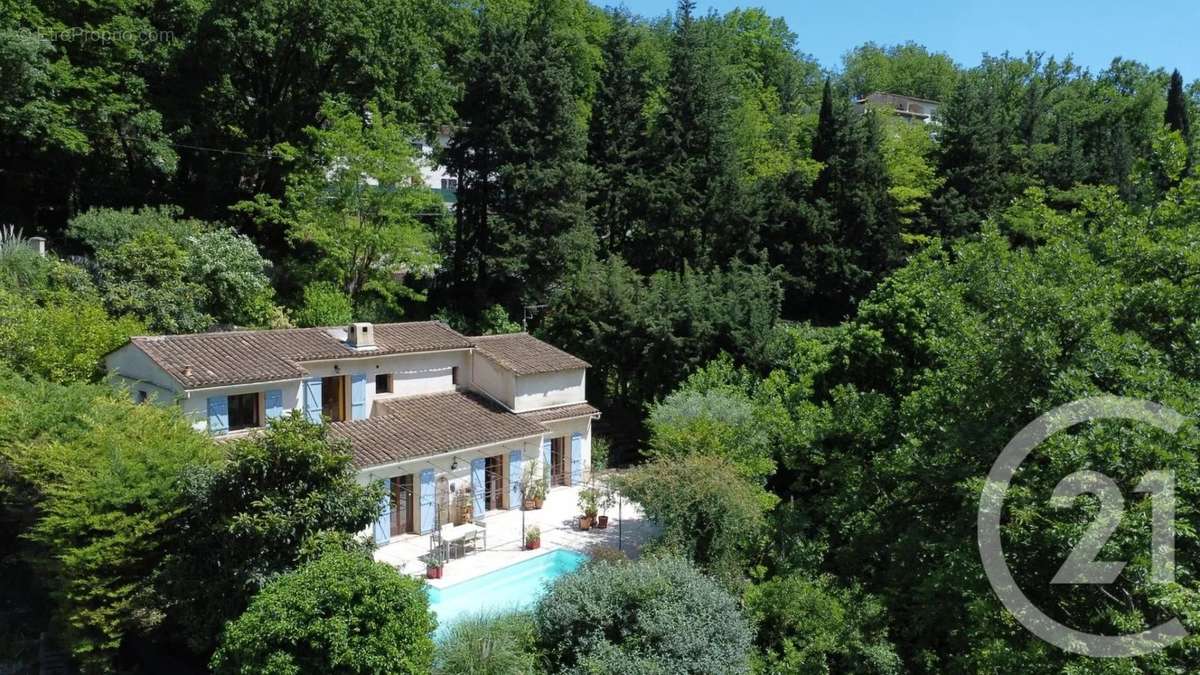 Maison à TOURRETTES-SUR-LOUP