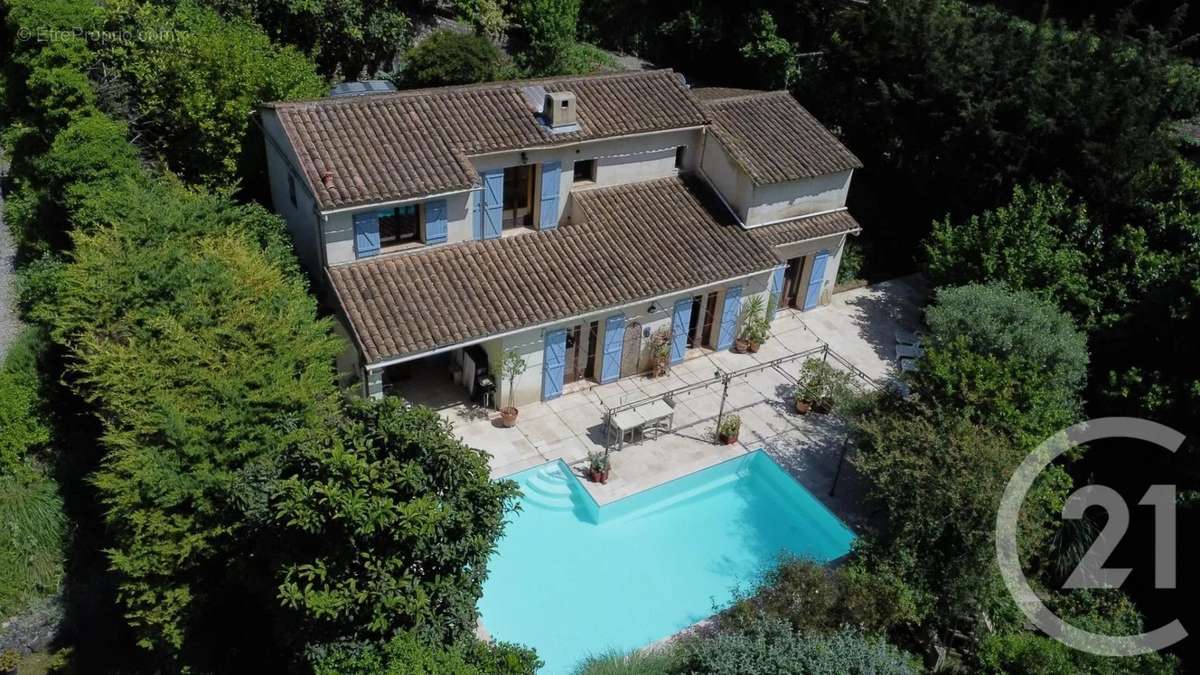 Maison à TOURRETTES-SUR-LOUP