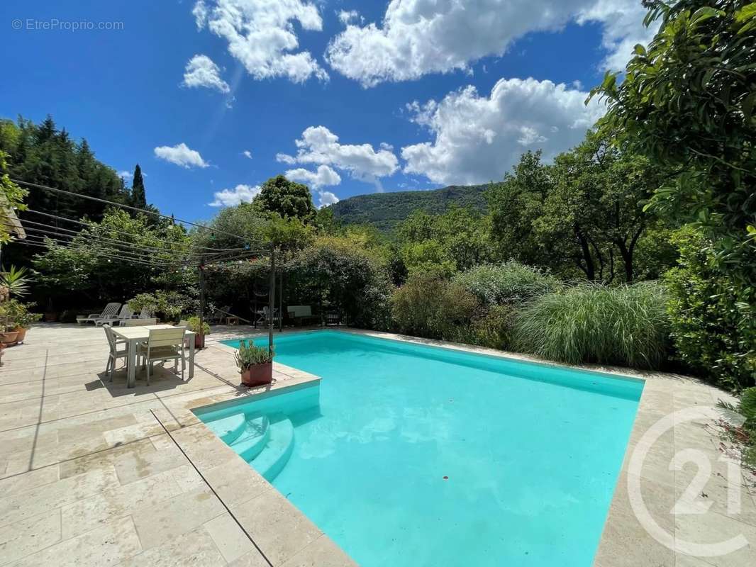 Maison à TOURRETTES-SUR-LOUP