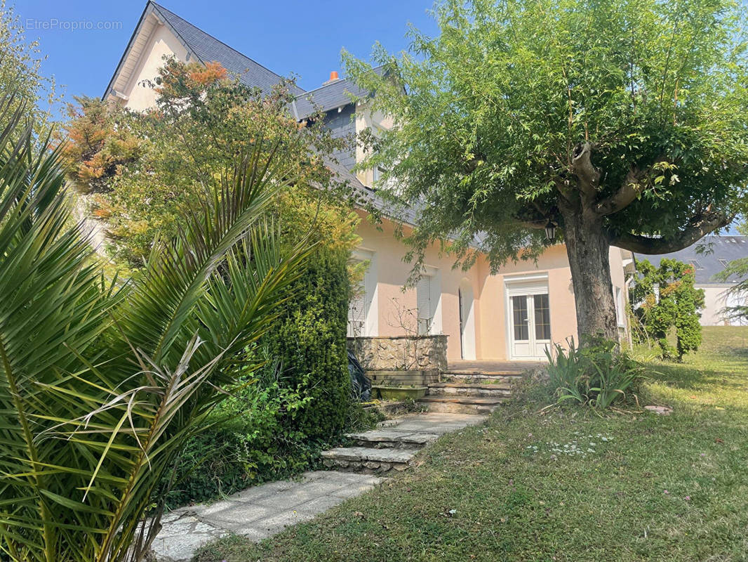 Maison à SAINT-CYR-SUR-LOIRE