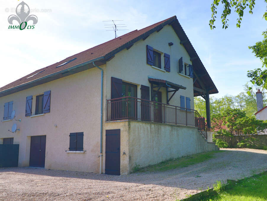 Maison à POUILLY-SUR-SAONE