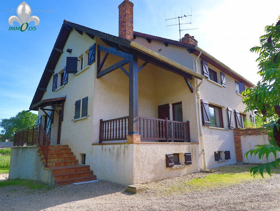 Maison à POUILLY-SUR-SAONE