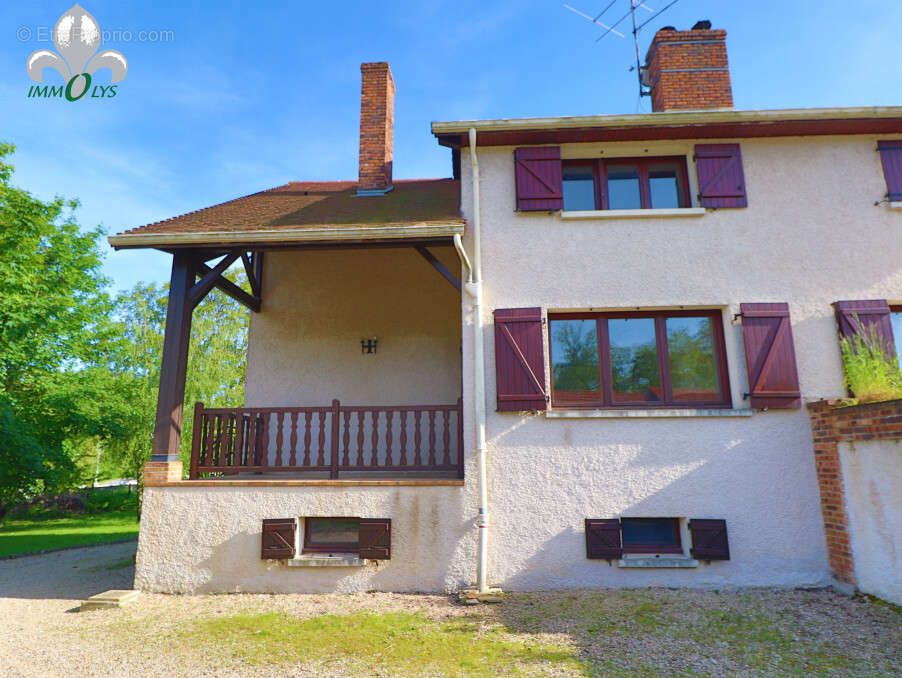 Maison à POUILLY-SUR-SAONE