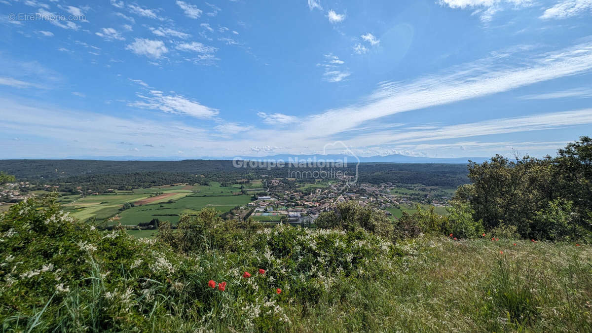 Terrain à SAINT-JULIEN