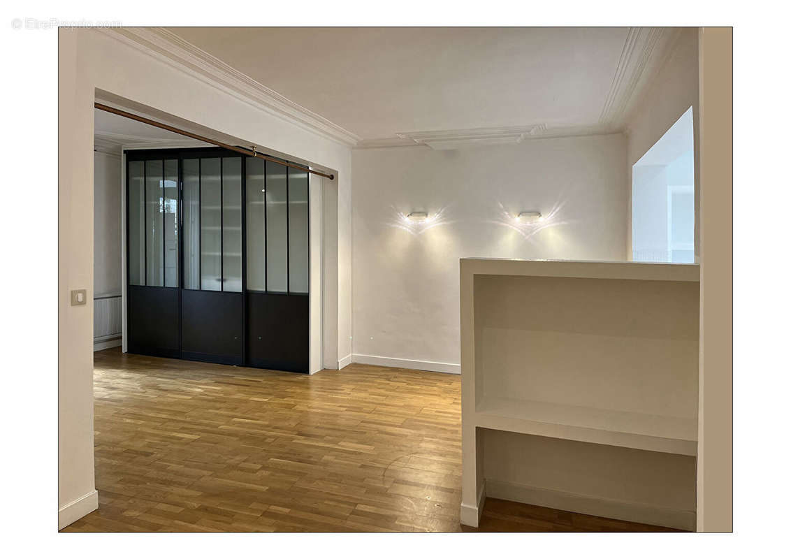 Appartement à COURBEVOIE