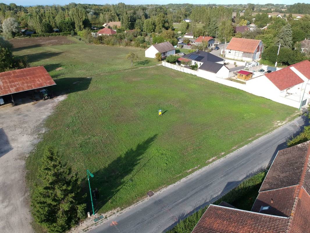 Terrain à HUISSEAU-SUR-COSSON