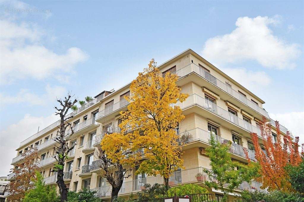 Appartement à NEUILLY-SUR-SEINE