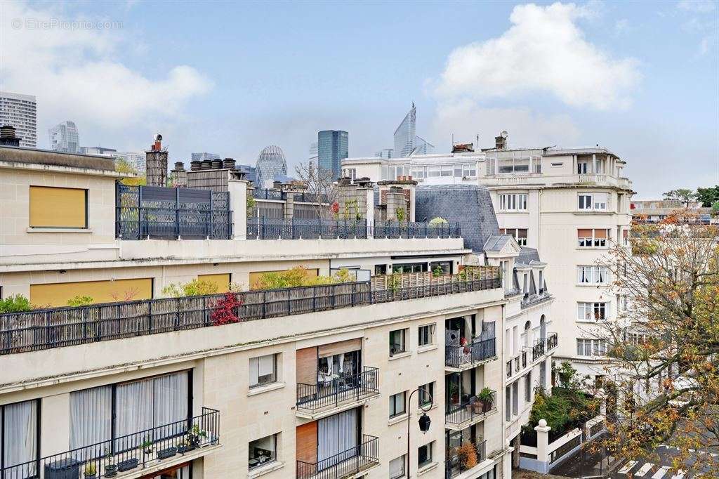 Appartement à NEUILLY-SUR-SEINE