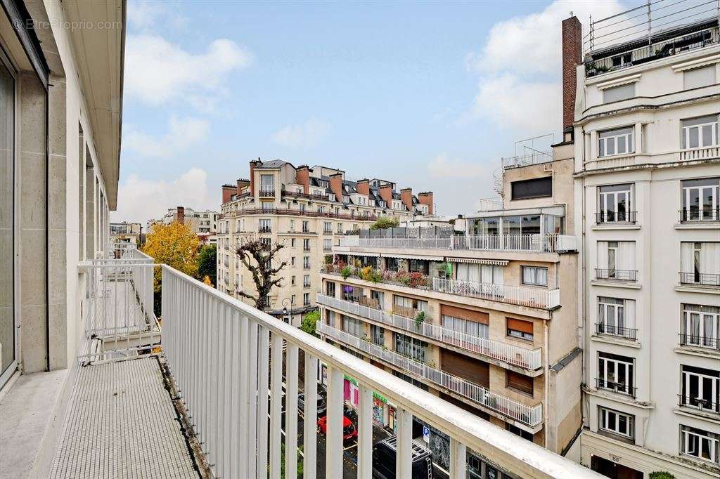 Appartement à NEUILLY-SUR-SEINE