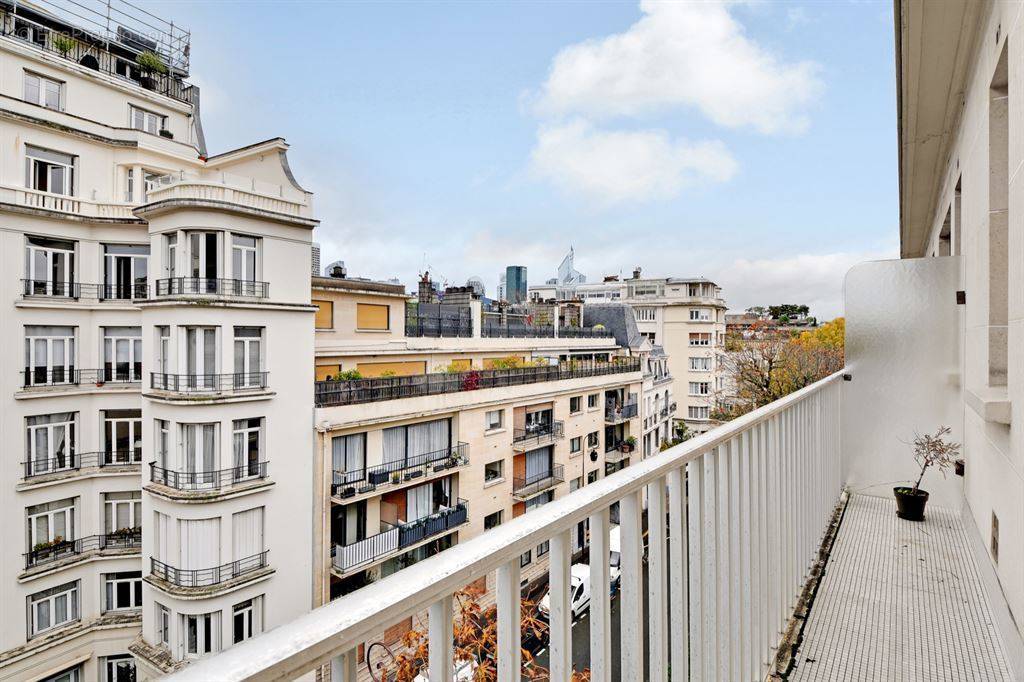 Appartement à NEUILLY-SUR-SEINE