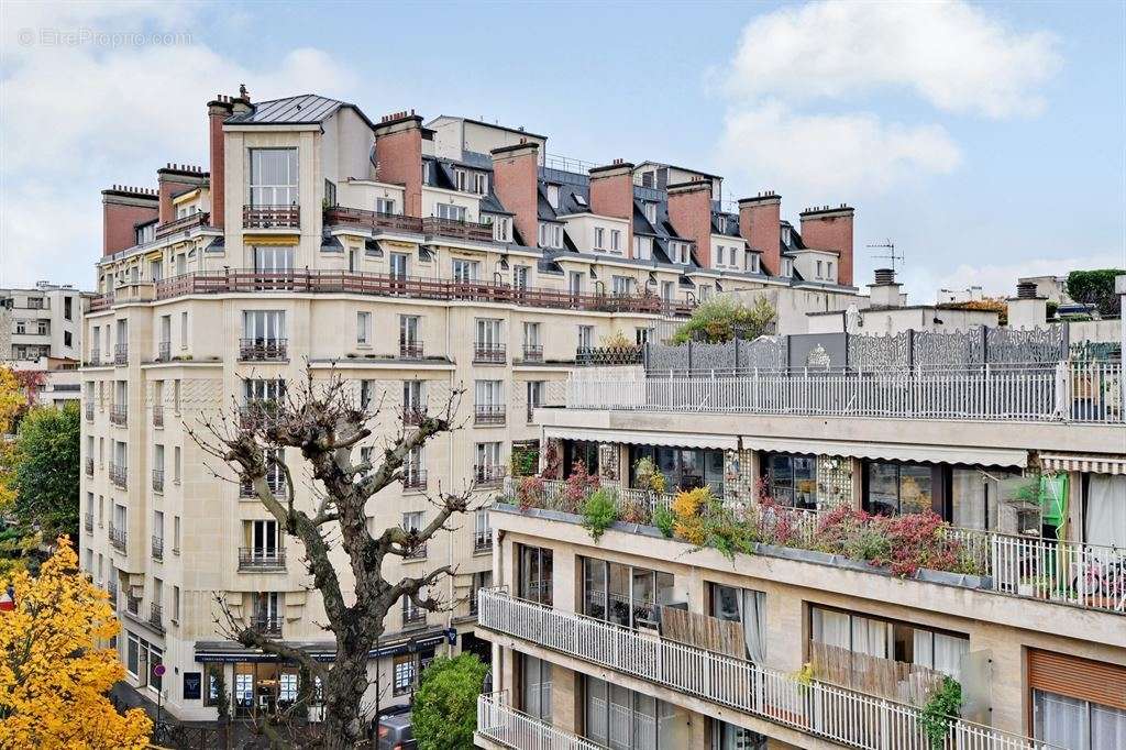 Appartement à NEUILLY-SUR-SEINE