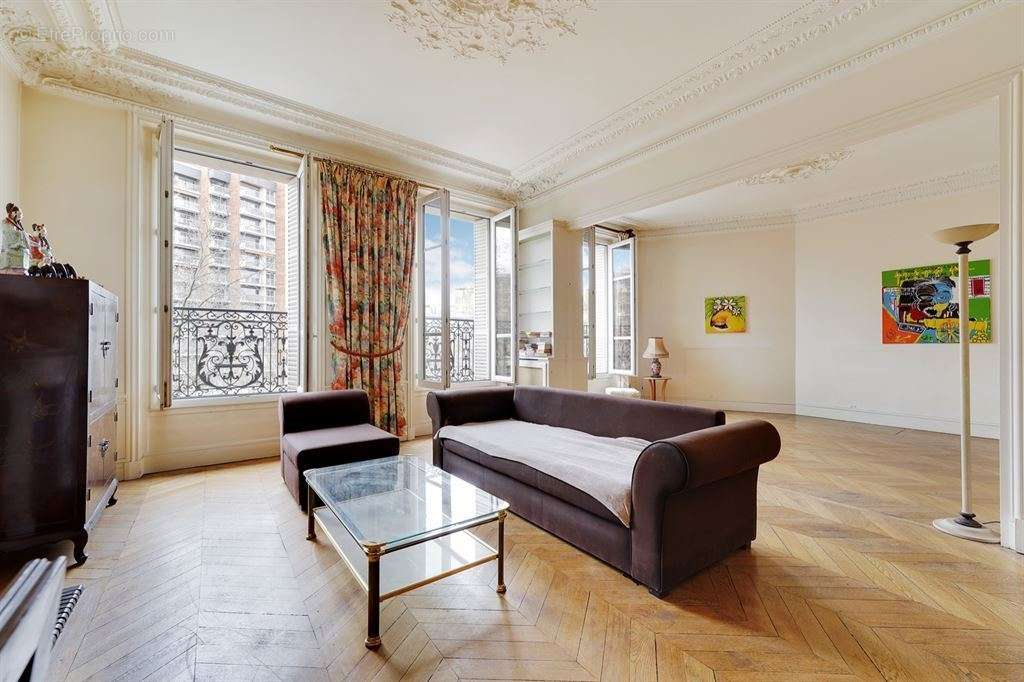 Appartement à PARIS-11E