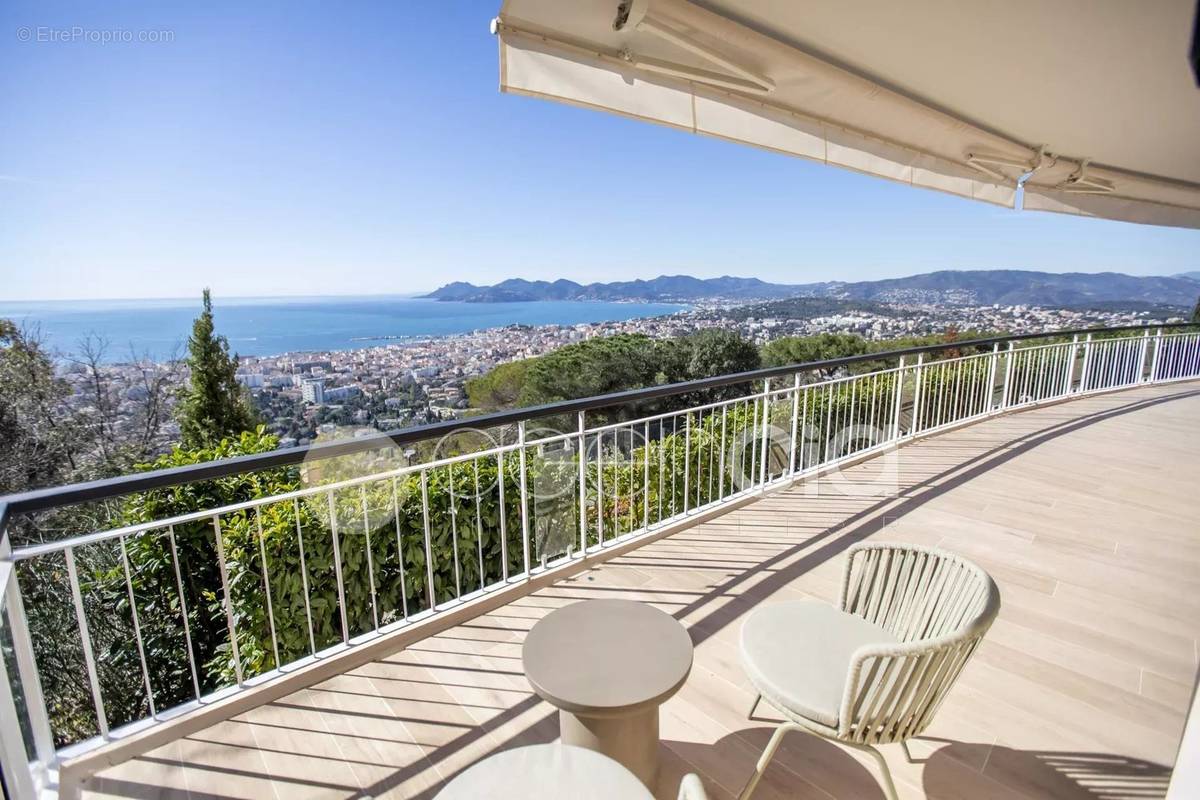 Appartement à CANNES