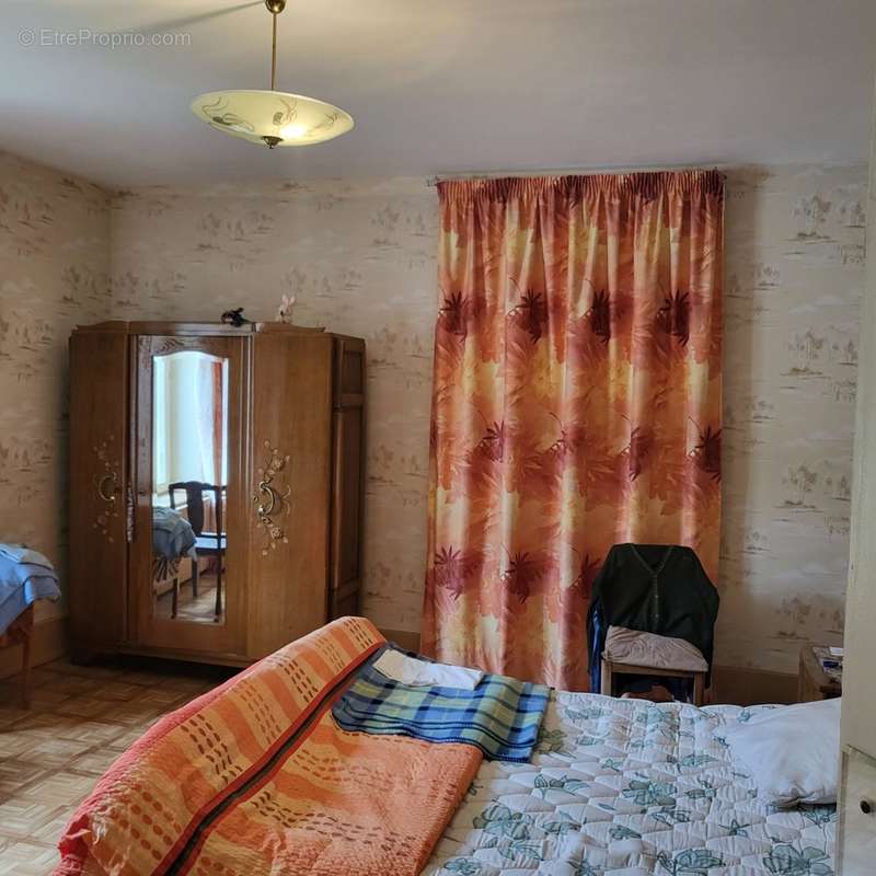 Chambre - Maison à LE VAL-D&#039;AJOL