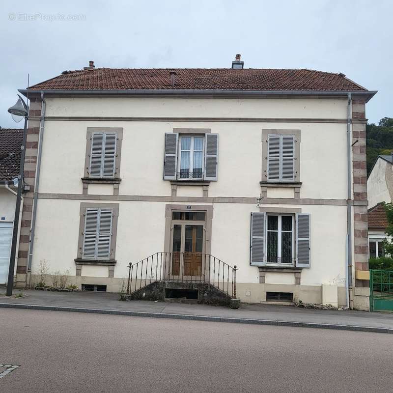 Façade côté rue - Maison à LE VAL-D&#039;AJOL