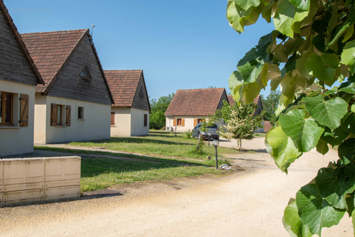 Maison à LACAPELLE-MARIVAL