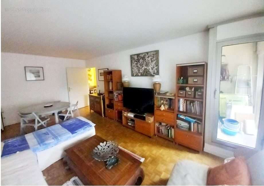 Appartement à PARIS-10E