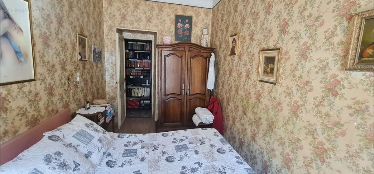 Appartement à MARSEILLE-2E