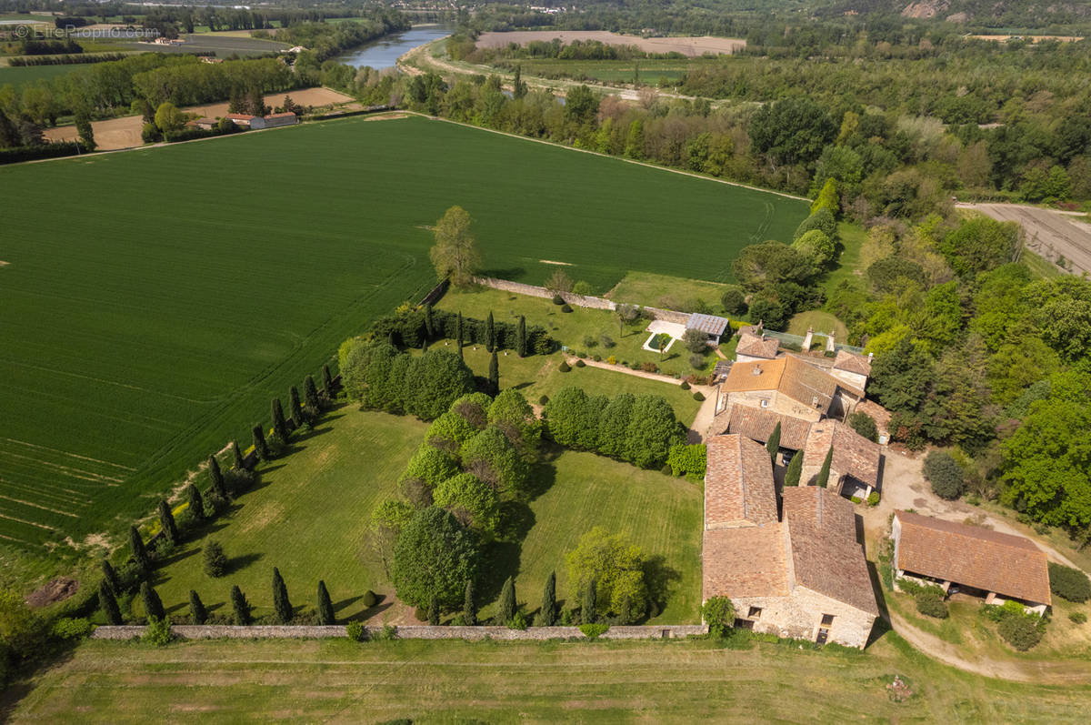 Maison à ETOILE-SUR-RHONE