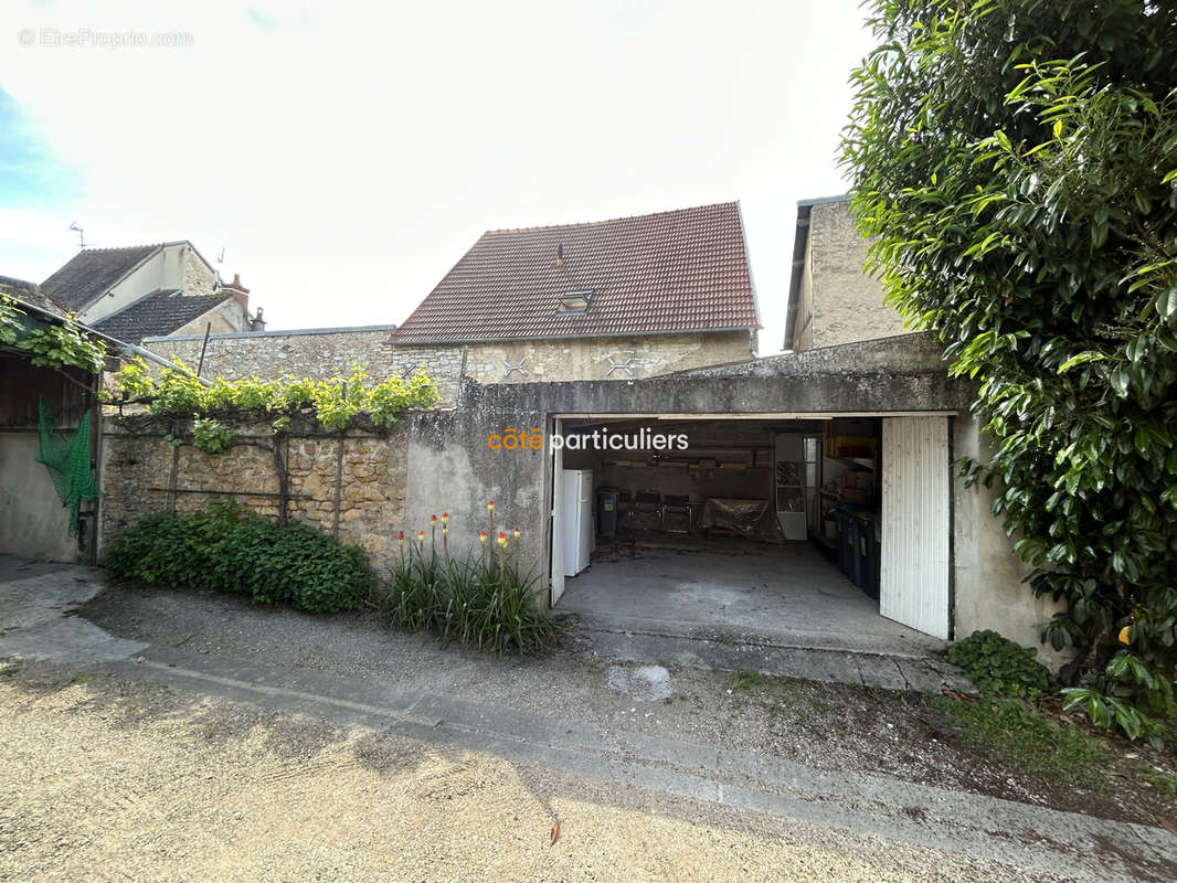 Maison à SAINT-AMAND-MONTROND