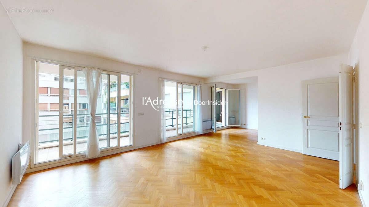 Appartement à PARIS-15E